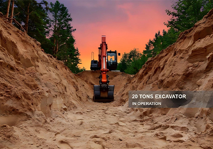 20-Ton Excavator Is Operation
