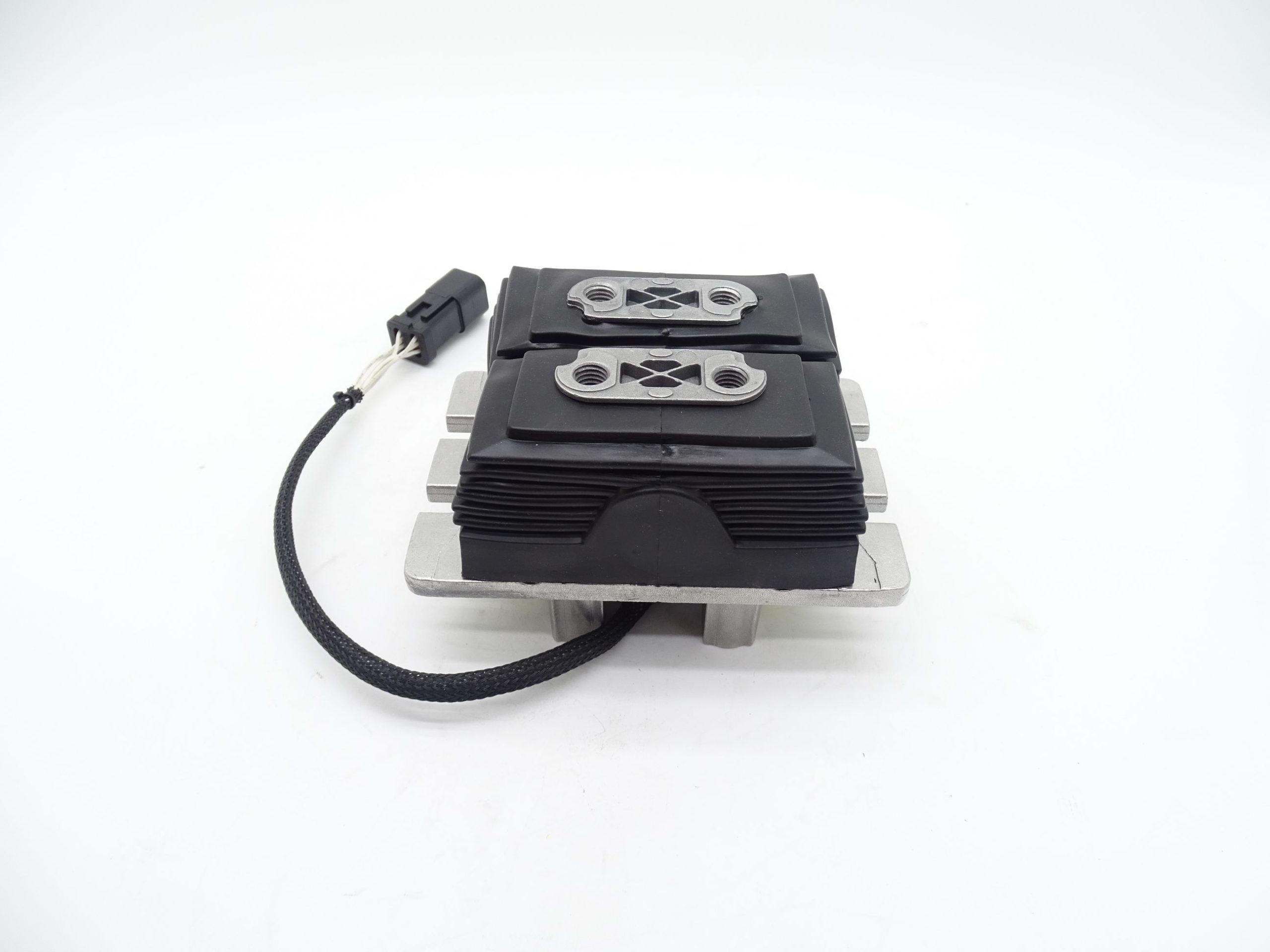 561-7001 Electronic Parts-Han Tang