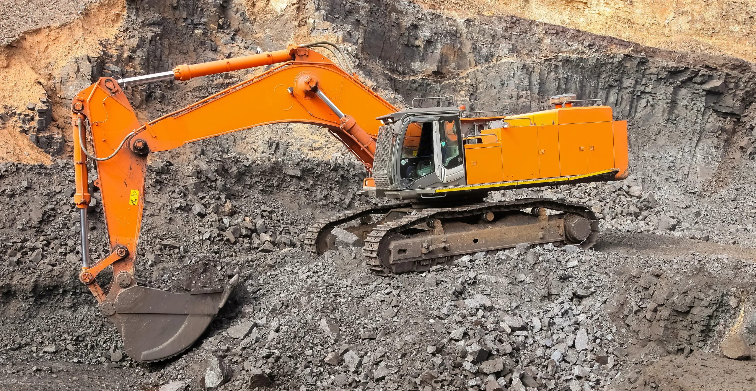 Hydraulic Leak Repair for Excavators: Causes, Dangers, and Solutions